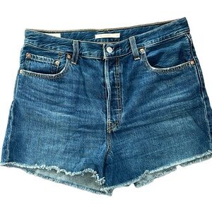 Levi’s Ribcage denim cut off dark blue beach vacation high rise shorts size 32